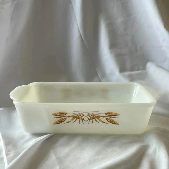Vintage Anchor Hocking Fire King Wheat Bakeware Set of 2 - Picture 6 of 8